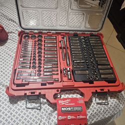 Milwaukee 3/8 And 1/4 Complete Socket Set In Packout 