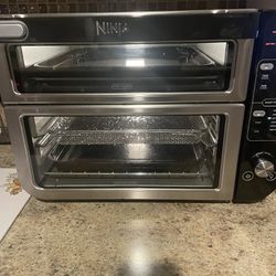 For sale Ninja 12-in-1 Double Oven with FlexDoor. I received it as