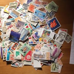 1000 Off Paper World Wide Stamps