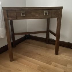 End Table/ Side Table 