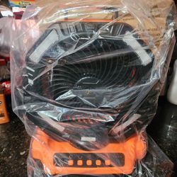 Doublepow Big Sizr Battery Spinning Fan w/LED Light, 40000mAh Charger Emergency Power (New)