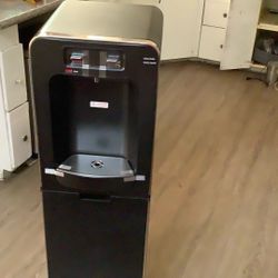 Brand New Water Machine Just Need The Water Bottle 