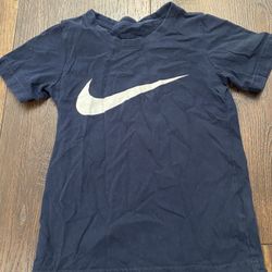 Boys Navy Blue Nike T Shirt Size 6 #21