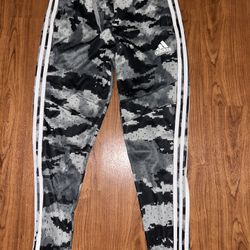 Adidas Men’s Tiro Pants Small Camo