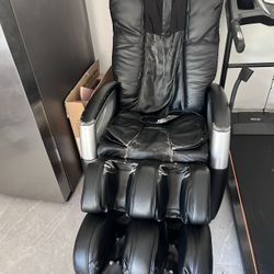 Massage Chair Color: Black
