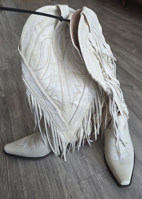 Women’s Western Fringe Cowboy Boots – Cream Size 9.5
