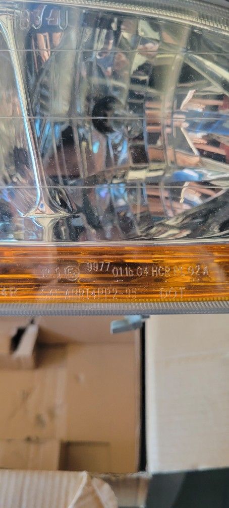 2002 Honda Accord Passenger  Headlight