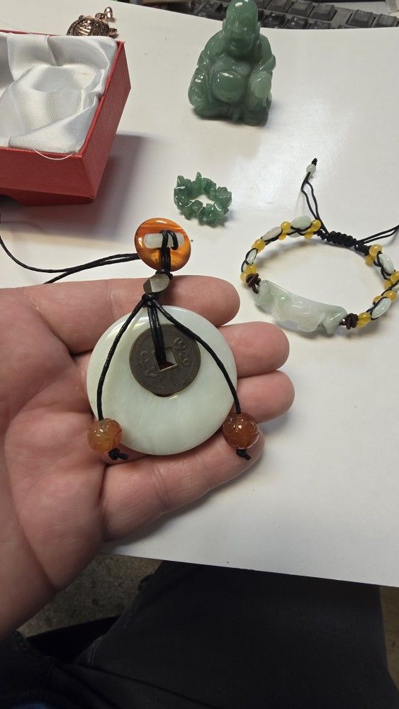 Jade Pendent And Carved Jade Rabit Bracelet 