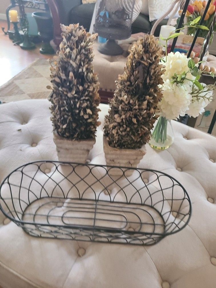 Garden Decor Bundle. All 3 For 7 Dollars