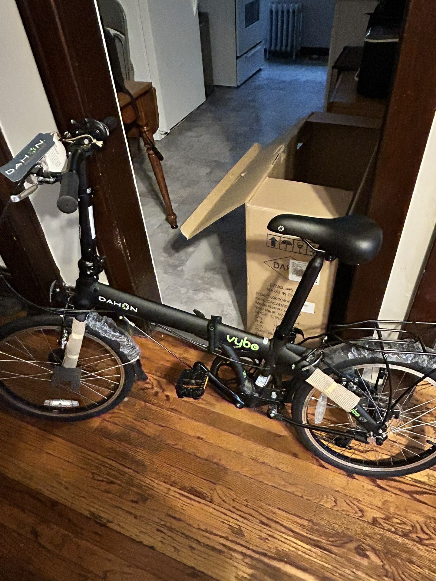 DAHON) Vybe D7 Foldable Bike (NEVER USED)
