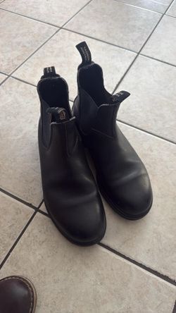 Bluestone boots 9.5 (Fits a 10.5–11)