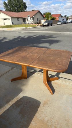 Curb alert- free dining table