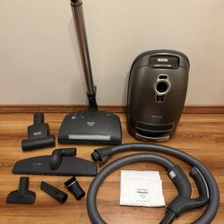 Miele Vacuum Cleaner 