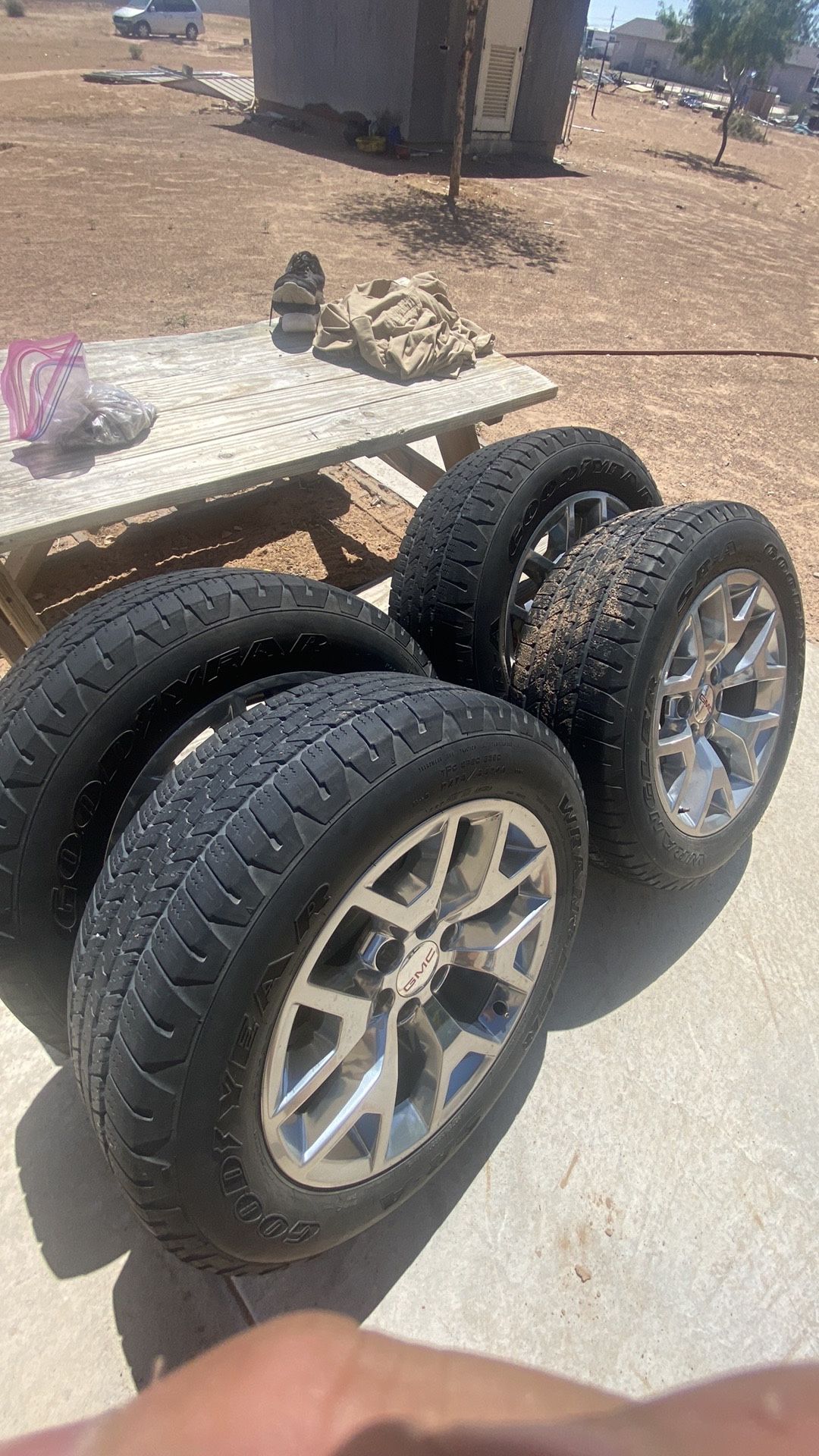 20 Inch GMC Rims And Tires for Sale in El Paso, TX OfferUp