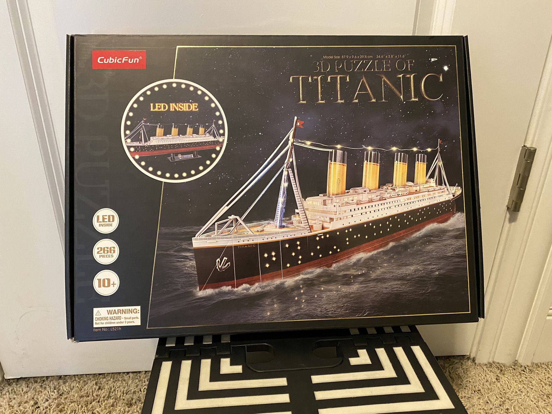 Titanic Ship Model Cubic Fun 3D Puzzles for Adults LED 266pcs Cruise Jigsaw Toys
