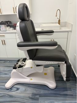 Electric spa chairs 3 total