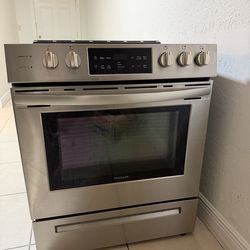 Frigidaire oven and stove with cabinet