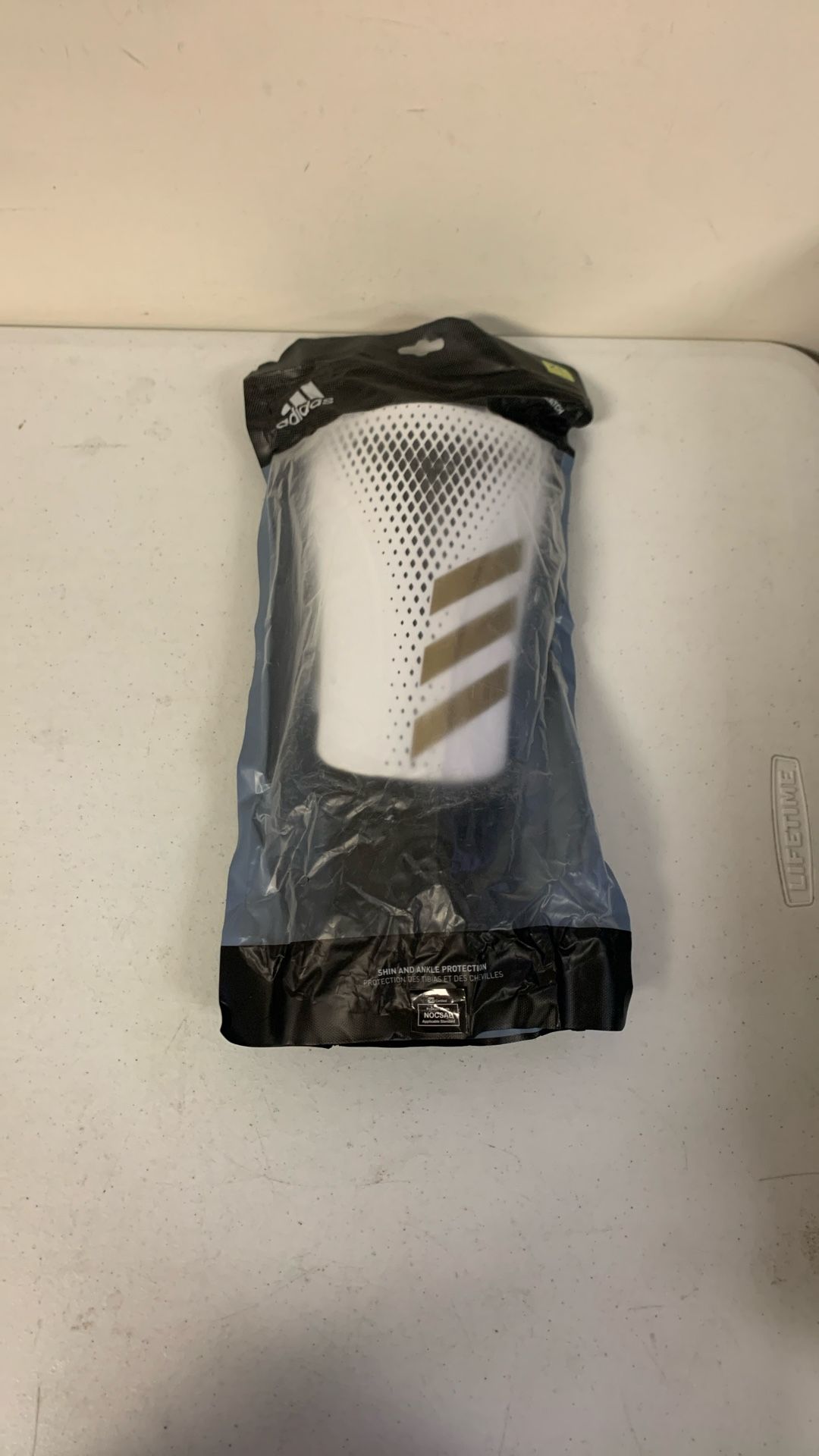 adidas Soft Ground Match Predator Skin Guard. White/Gold Sz XL. Ez