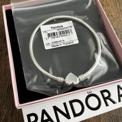 Final Sale - Pandora Moments Heart & Butterfly Bangle