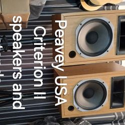 Peavey USA Criterion II Speakers And Case 