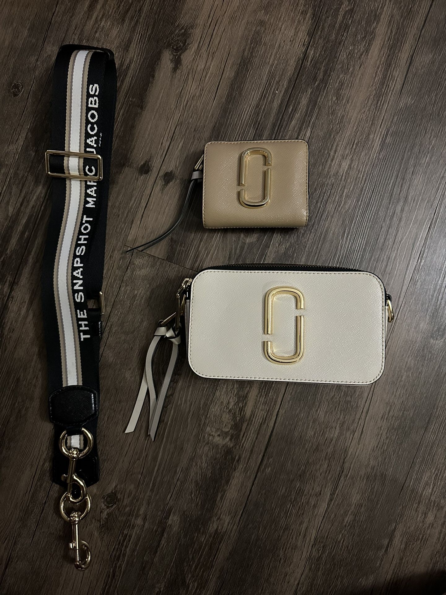 Marc Jacob’s Snapshot With Wallet Included