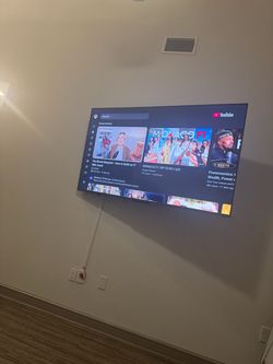 80” Fire TV (Smart TV) — $650