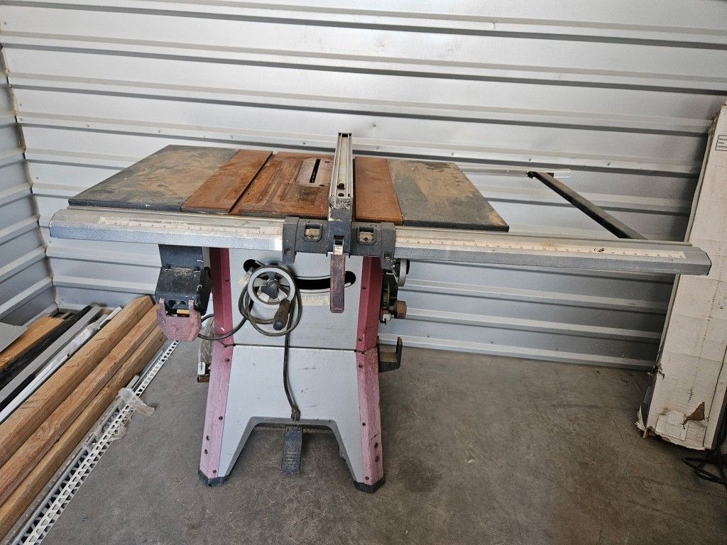 Craftsman Table Saw 10" Located In Mesa