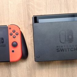 Nintendo Switch Dockable Console and Controllers