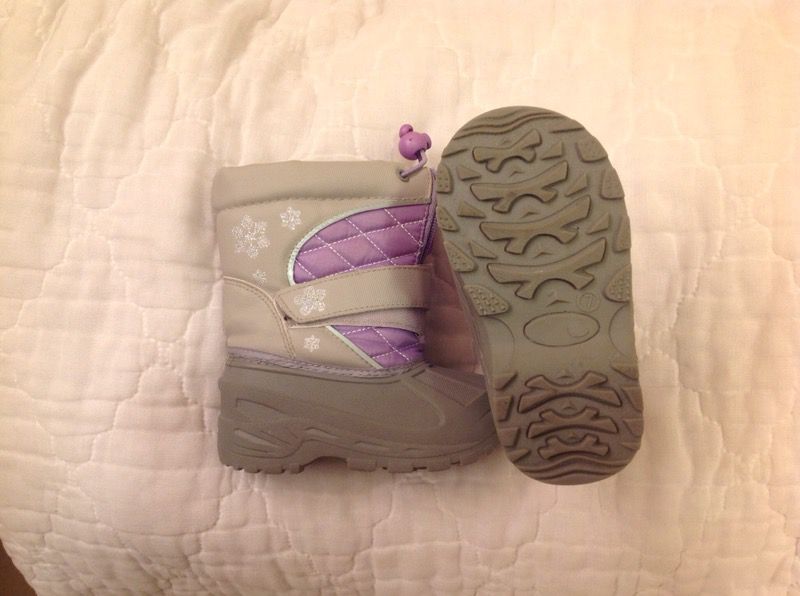 Size 7 Girls Snow Boots