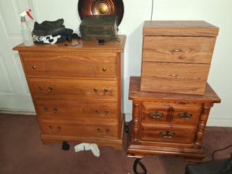 DRESSER AND NIGHT STANDS