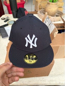 New York Yankees and New York Giants New Era hats