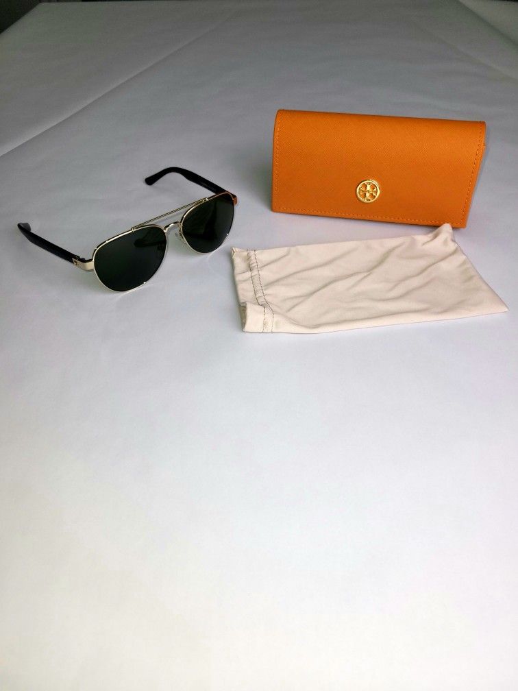 Tory Burch TY6070 32729A Sunglasses – Gold Frame, Polarized Green Lenses – With Case