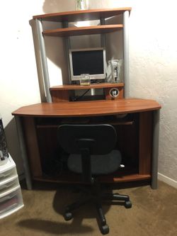Computer desk