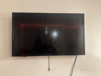 Insignia Flat Screen TV 32 inch