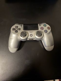 PS4 controllers