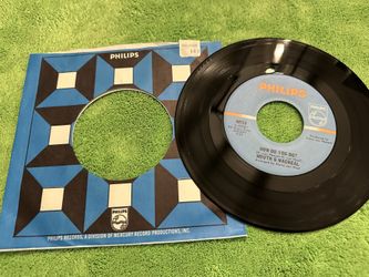 MOUTH AND MACNEAL HOW DO YOU DO & LAND OF MILK & HONEY VINYL RECORD 45 7” NM