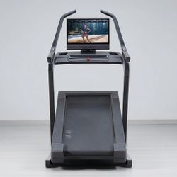 NordicTrack Motorized Incline Treadmill - Excellent - 2025 – Yonkers, NY