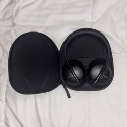 Bose 700 Noise Cancellation Headphones With USB Type C Charger 