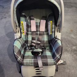 Infant Car Seat- No Accidents 