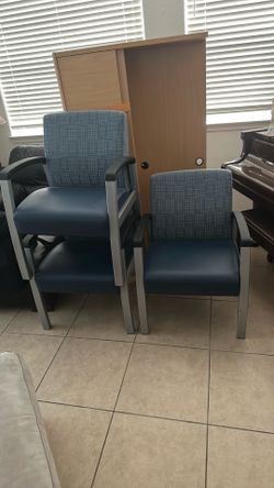 3 stationary blue nice condition office chairs