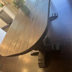 Wood Dinning Table. 