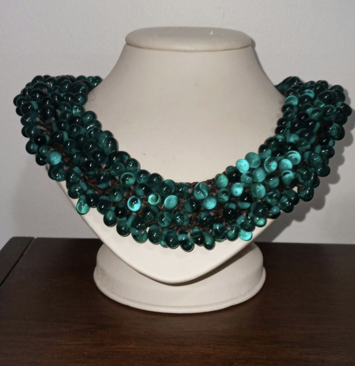 Vtg Apatite stones Necklace