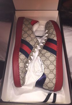 Size 10 Gucci shoes