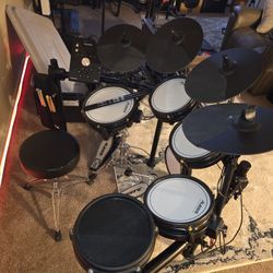 Alesis Command 2023 10 Piece Drumset + Stands + Seat + Case