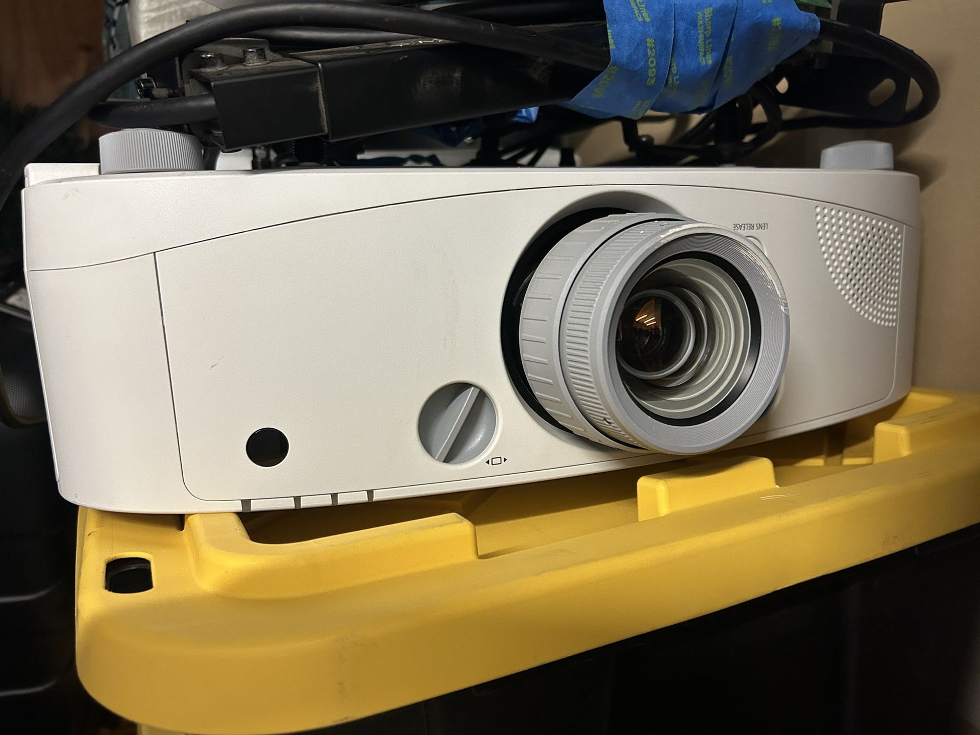 NEC Projector
