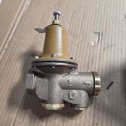 Watts 1-in FNPT Copper Pressure reducing valve