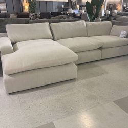 AP🎉 Cloud 3 Piece Sectional Couch With Chaise// Fast Delivery - Financing 