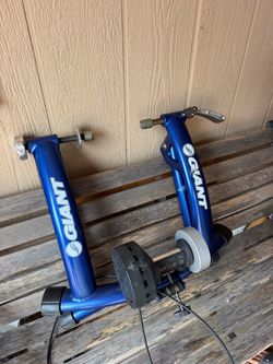 Giant stationary bike stand
