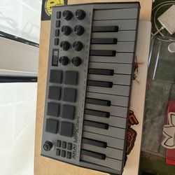 AKAI MPK MINI ( W/ Dustcover )