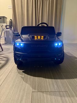 Kids ride on truck ram